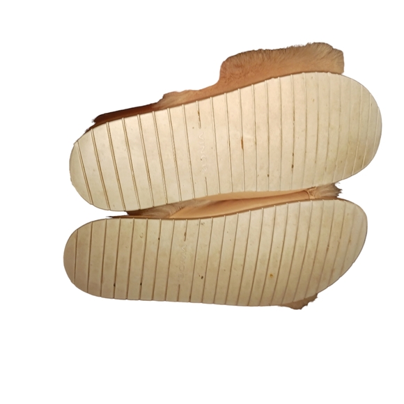 Vince Rabbit Fur Like Slides Ladies 10M - Picture 3 of 5